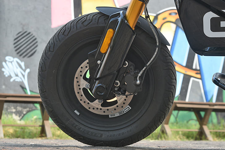 Color Black, Yellow