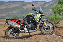 Bmw Bikes F 900 Gs Front Right Three Quarter