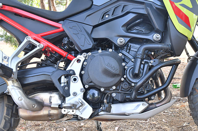 Exhaust Pipes Image - 32412