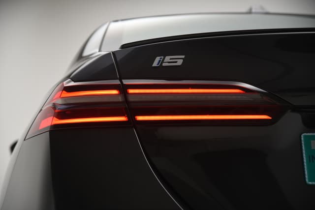 Rear View Image - 7863