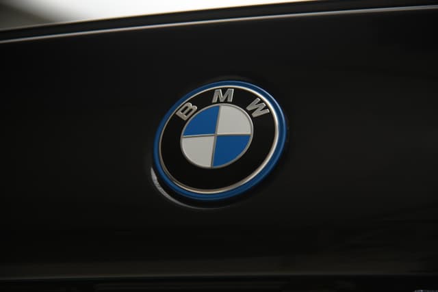 Front Logo Image - 7885