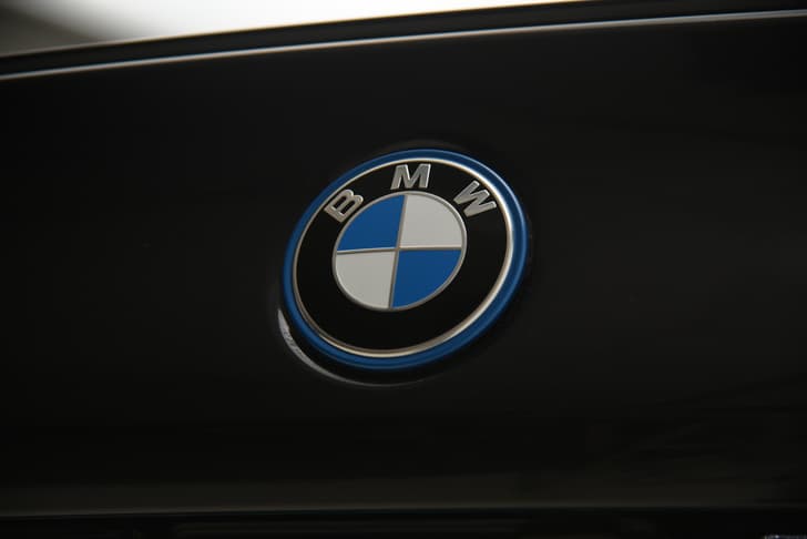 Bmw I5 Front Logo