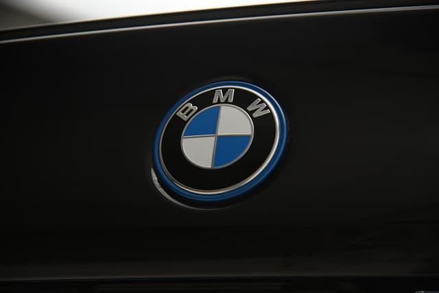 Front Logo Image - 7885
