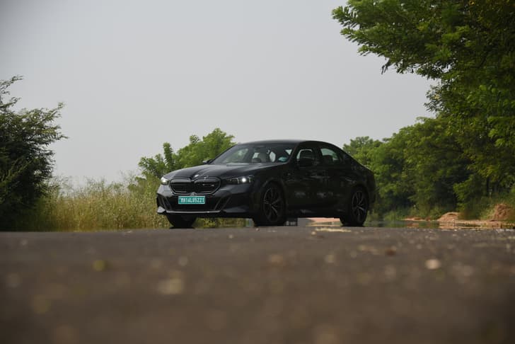 Bmw I5 Color Black