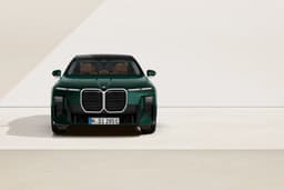 BMW i7 Front View