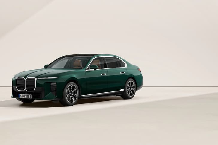 BMW i7