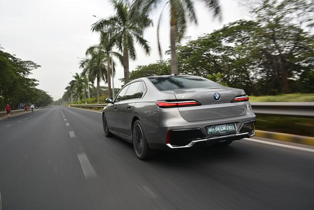 Rear View Image - 7508