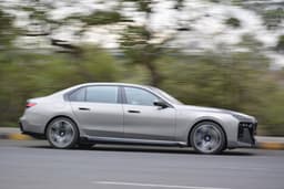 Bmw I7 Color Silver