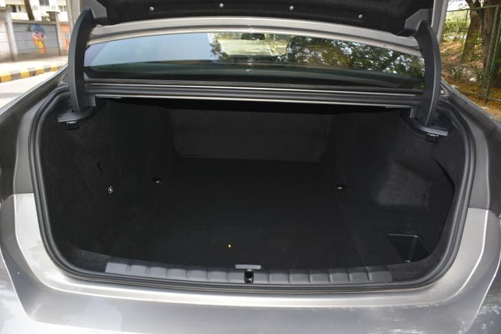 Bmw I7 Color Black