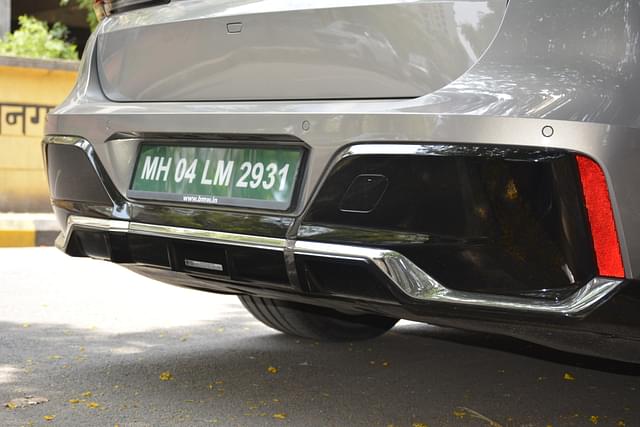 Rear View Image - 7698