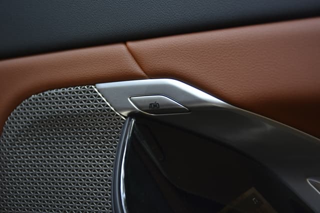 Door Controls Image - 7746