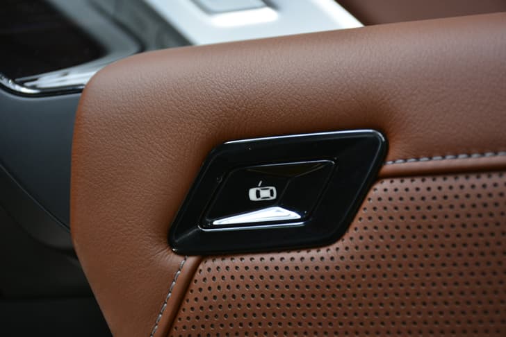 Bmw I7 Door Controls