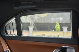 Bmw I7 Side Glass Housing