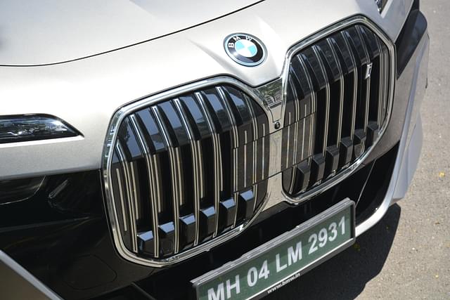 Front View Image - 7883