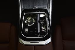Bmw I7 Console Storage