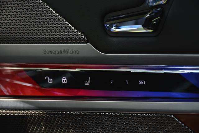 Integrated (in Dash) Music System Image - 7953
