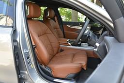 Bmw I7 Front Row Seats