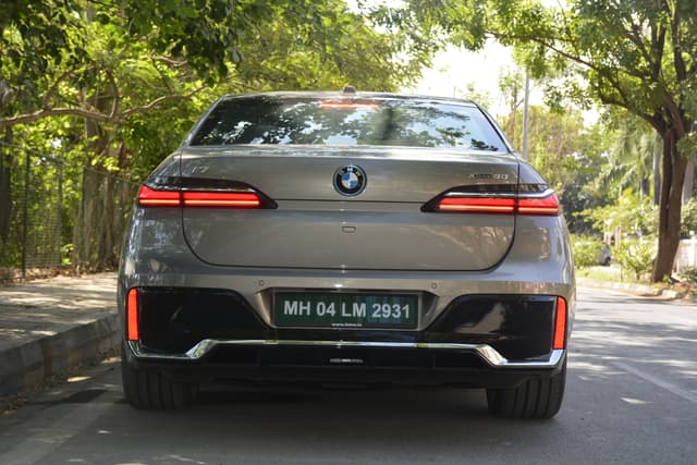 Rear View Image - 7993