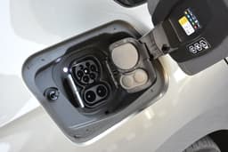 Bmw I7 Open Fuel Lid