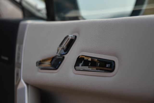 Door Controls Image - 5596