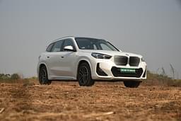Bmw Ix1 Lwb Front Right Three Quarter