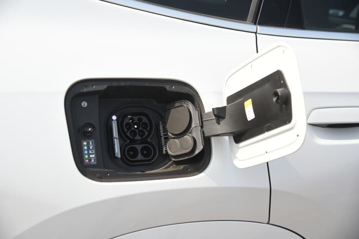 Bmw Ix1 Lwb Charging Ports