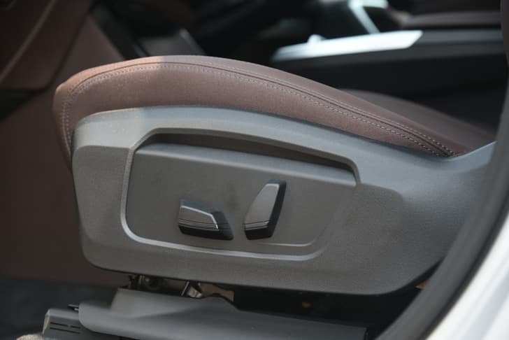 Bmw Ix1 Lwb Seat Adjust Controls