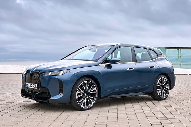 BMW iX facelift Front Left Three Quarter Image – iX facelift Photos in ...