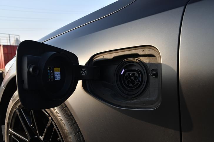 Bmw M5 Charging Ports
