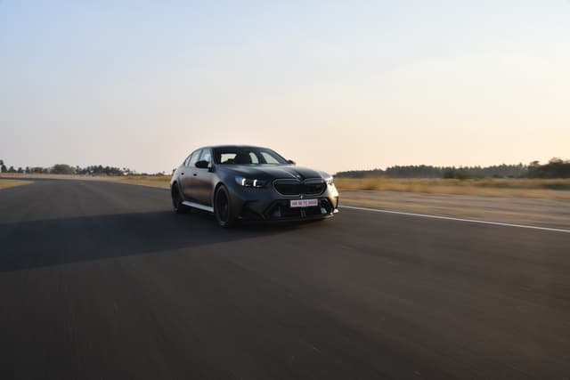 BMW M5 Front Right Three Quarter