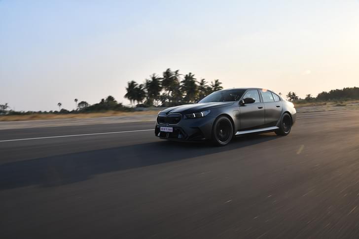 Bmw M5 Front Right Three Quarter