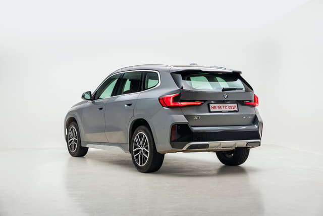 Rear Left Three Quarter Image - 38422