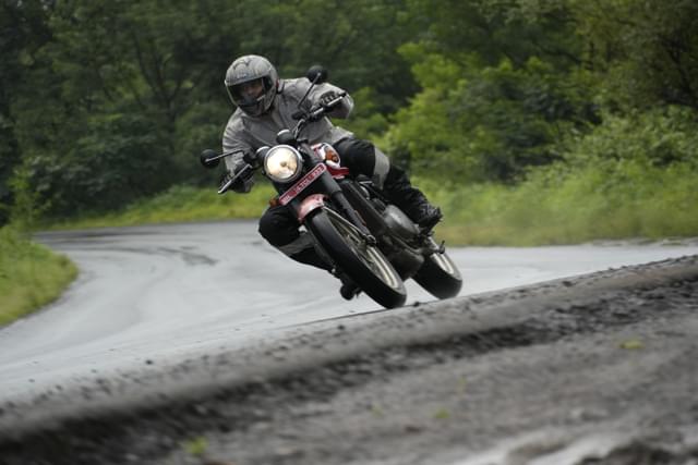 Front Left Three Quarter Image - 22360