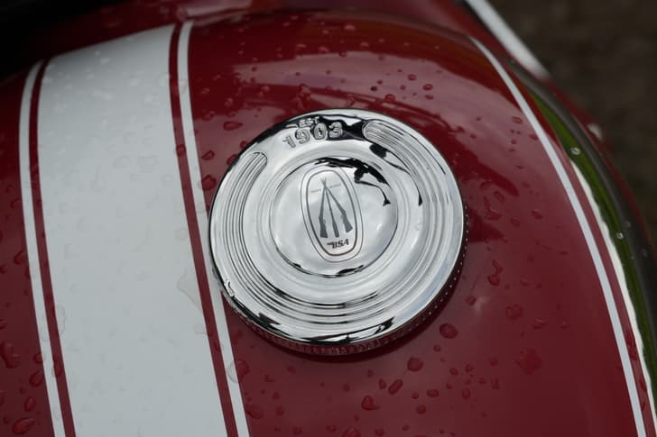 Bsa Gold Star 650 Color Red