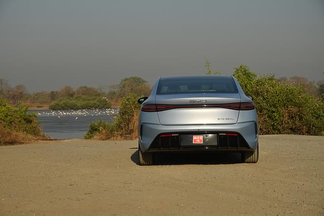 Rear View Image - 2124