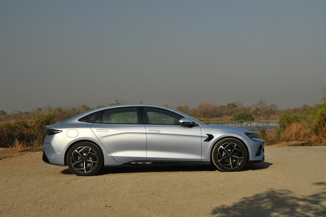 Alloy Wheels Image - 2148