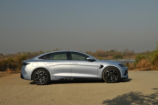 Alloy Wheels Image - 2148