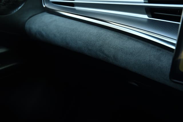 Glove Box Image - 2174