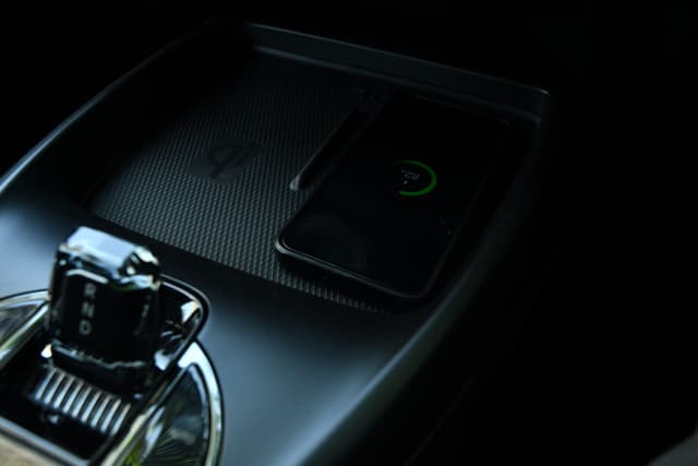 Charging Ports Image - 2175