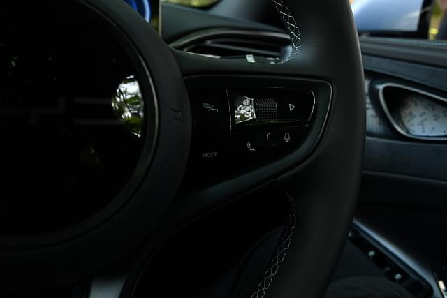 Steering Wheel Image - 2176