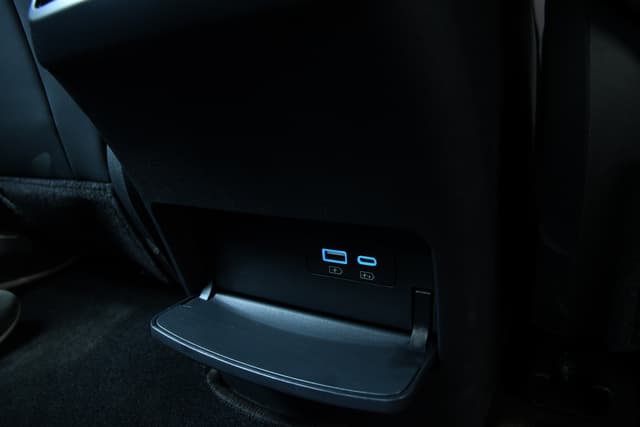 Charging Ports Image - 2184