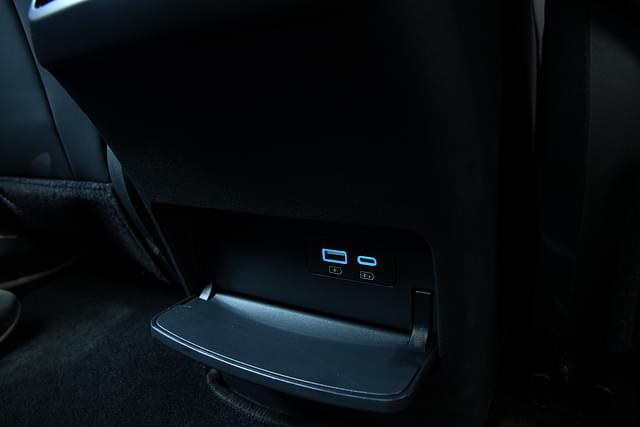 Charging Ports Image - 2184