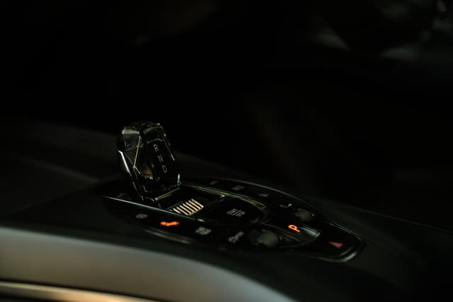 Elevating Gear Knob Image - 2191