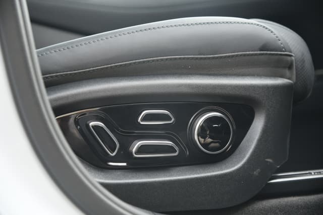 Door Controls Image - 2914