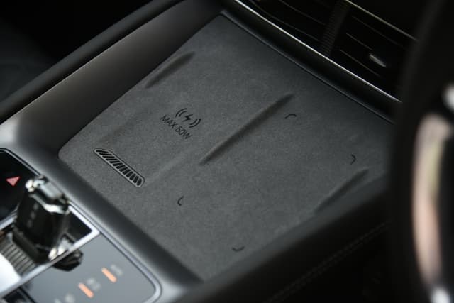 Charging Ports Image - 2932