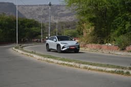 BYD Sealion 7 Front Right Three Quarter