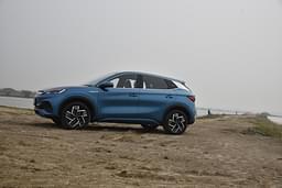 Byd Atto 3 Front Right Three Quarter