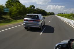 Byd Emax 7 Rear View Boolean(Absent)