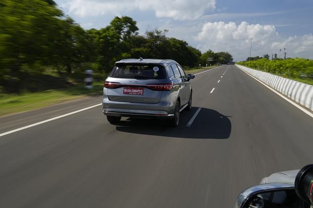 Rear View Image - 4260