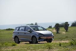 Byd Emax 7 Front Right Three Quarter